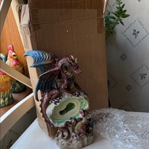 Majestic Dragon Sculpture in Red and Green - Picture 9 of 9